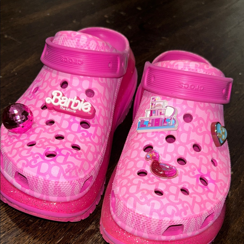 Crocs Classic Mega Cush Clog ( Barbie The Movie - Electric Pink )